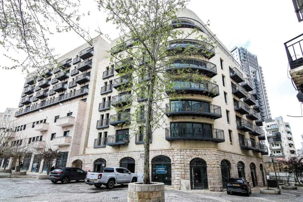 Image 5 of Agrippas Suite 6