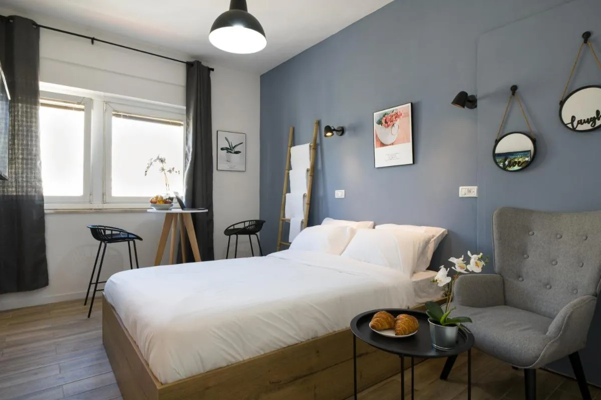 Image 4 of Aju Ben Yehuda 23