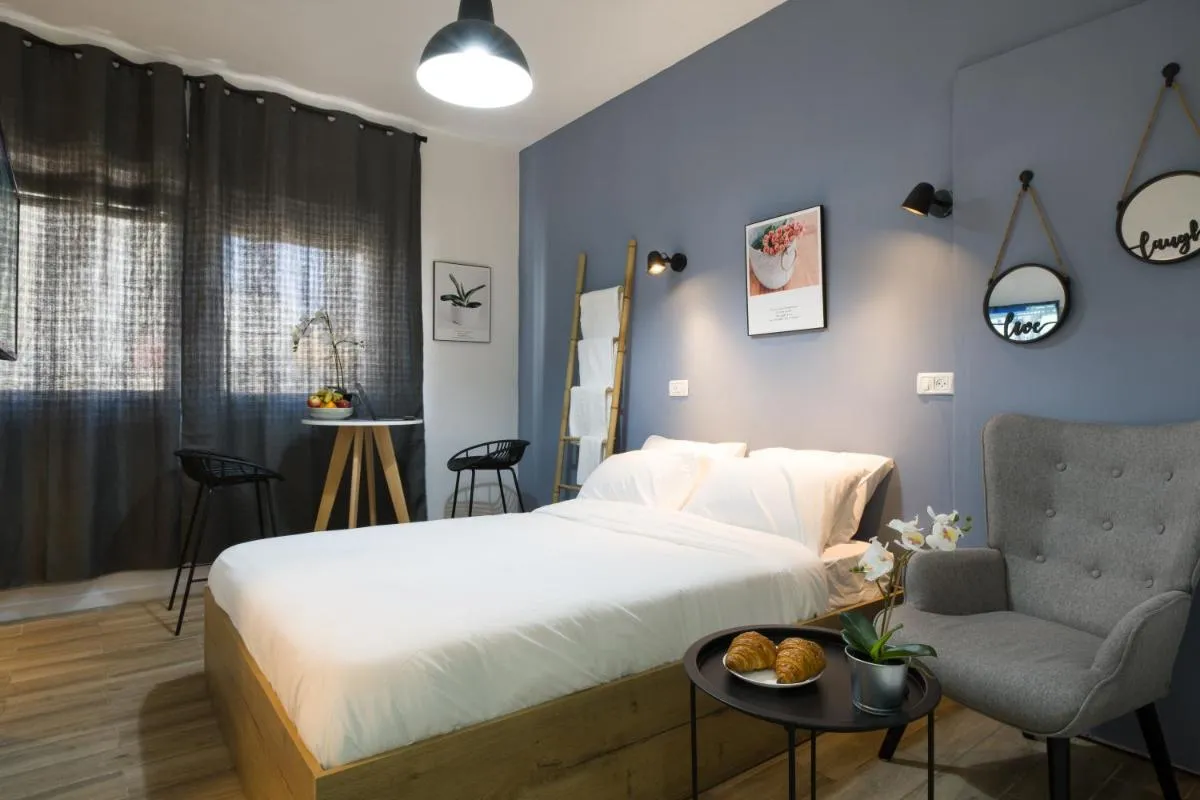 Image 1 of Aju Ben Yehuda 23