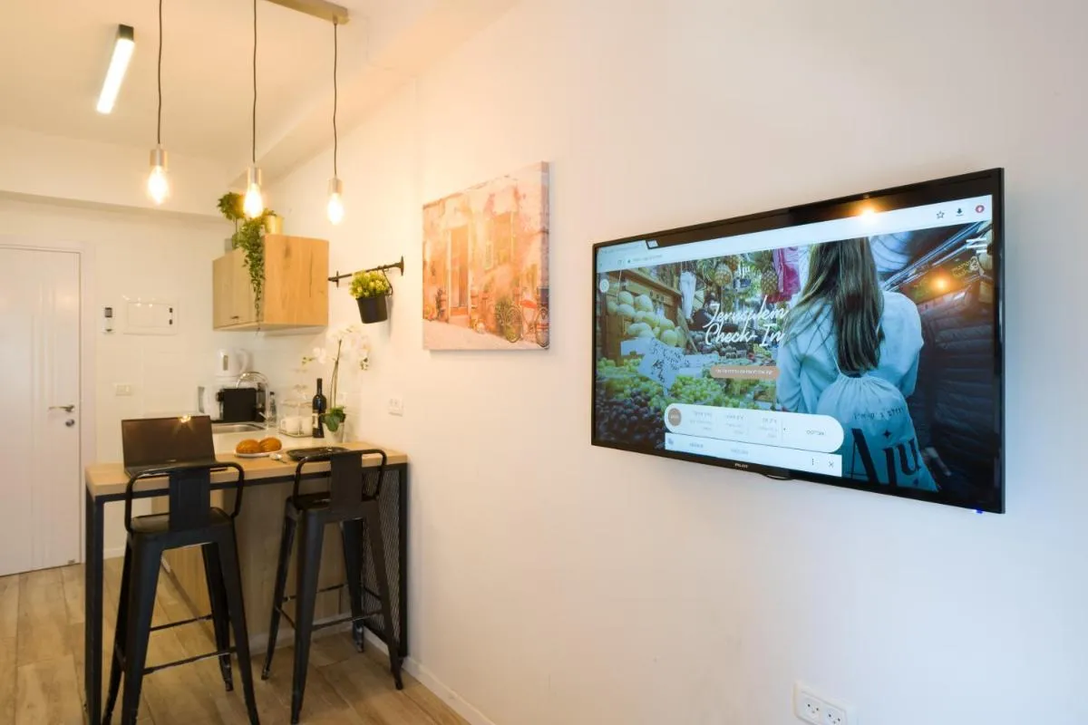 Image 4 of Aju Hillel 14