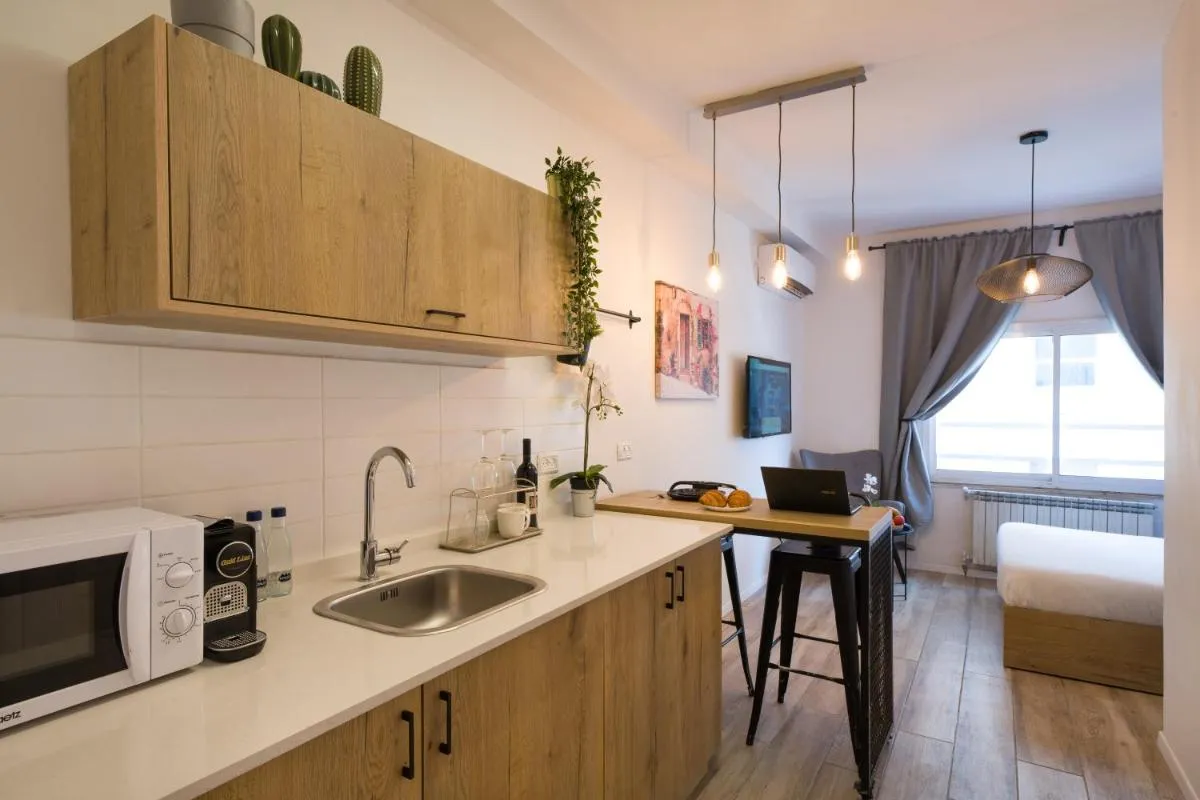 Image 3 of Aju Hillel 14