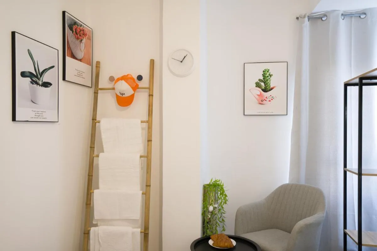 Image 2 of Aju Hillel 14