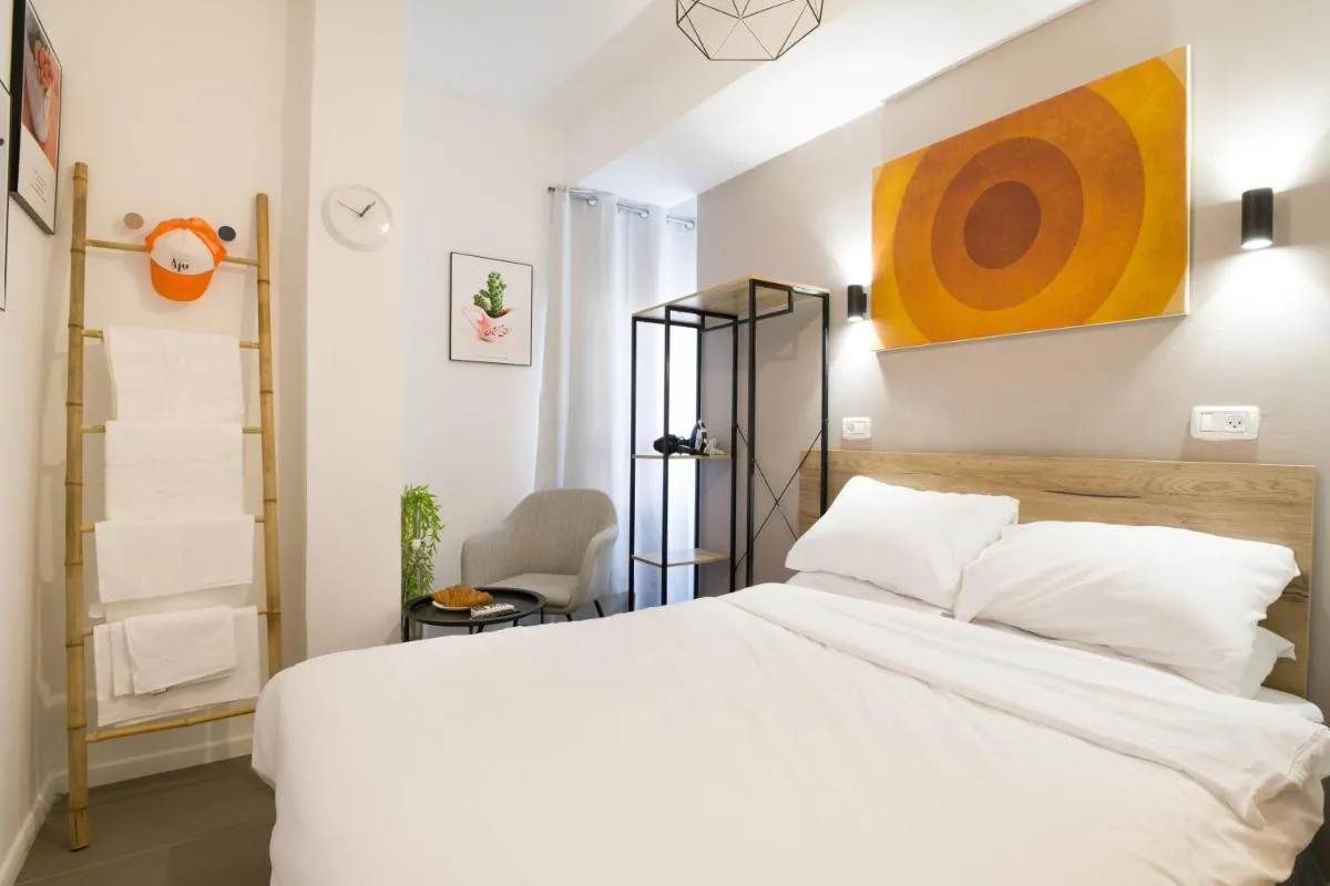 Image 1 of Aju Hillel 14