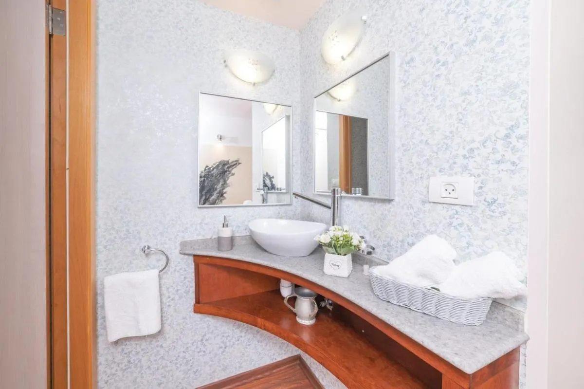 Image 5 of Art Apartment In Mamila – Art & View