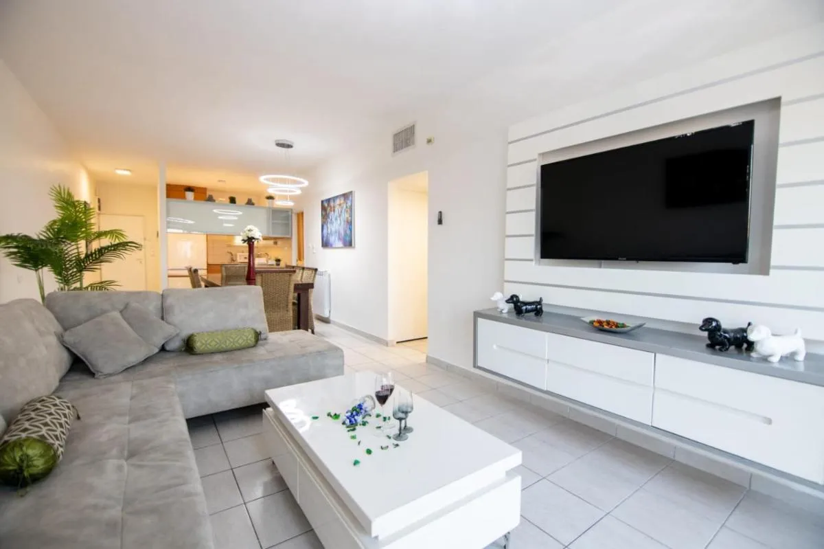 Image 4 of Art Apartment In Mamila – Parking Best Location 1