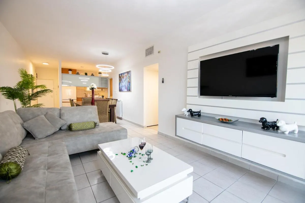 Image 6 of Art Apartment In Mamila – Parking Best Location 1-2