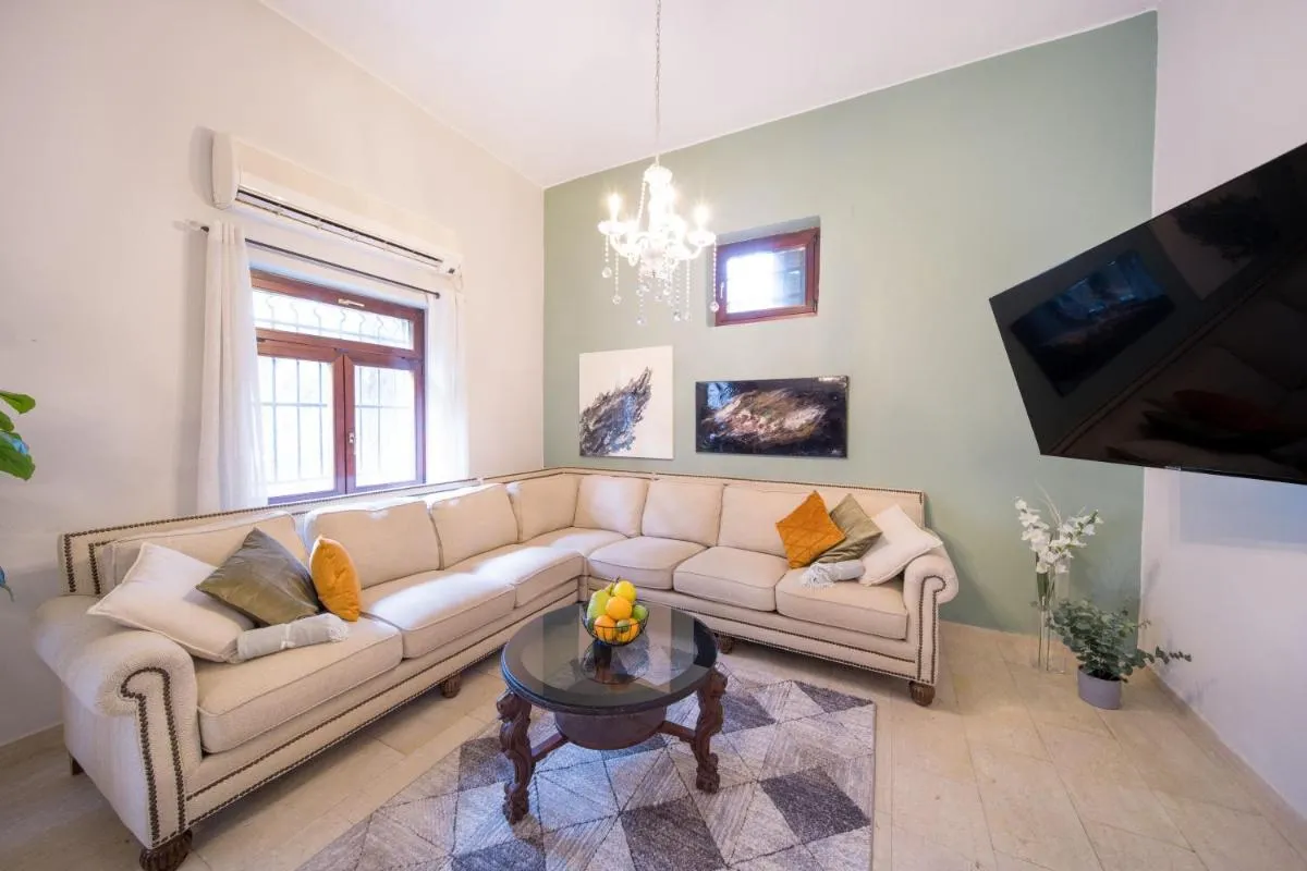 Image 2 of Art Apartment In Mamila – Villa Rehavia
