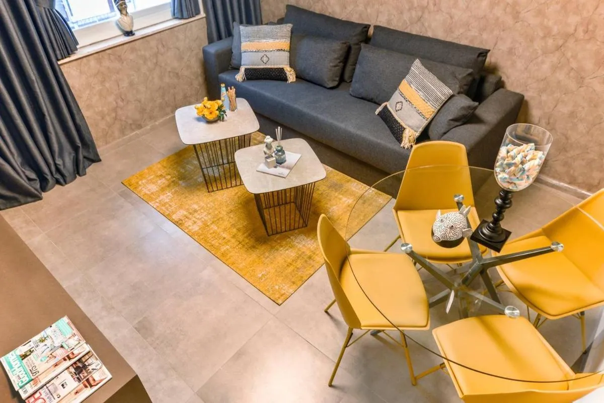 Image 3 of Charming home heart of the city