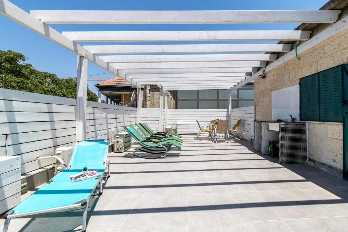 Image 5 of Charming home heart of the city