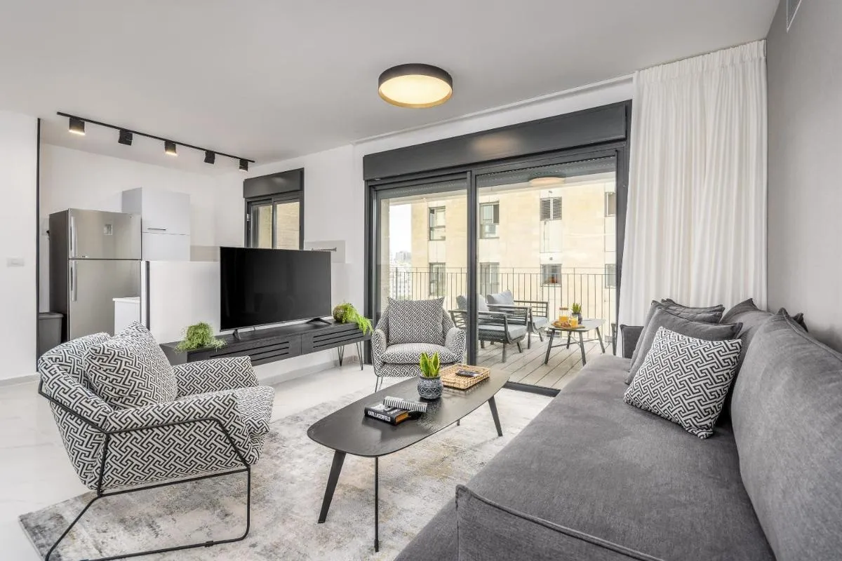 Image 3 of Designed 2BDR&2Bth w Parking- mahne yehuda sea u jerusalem