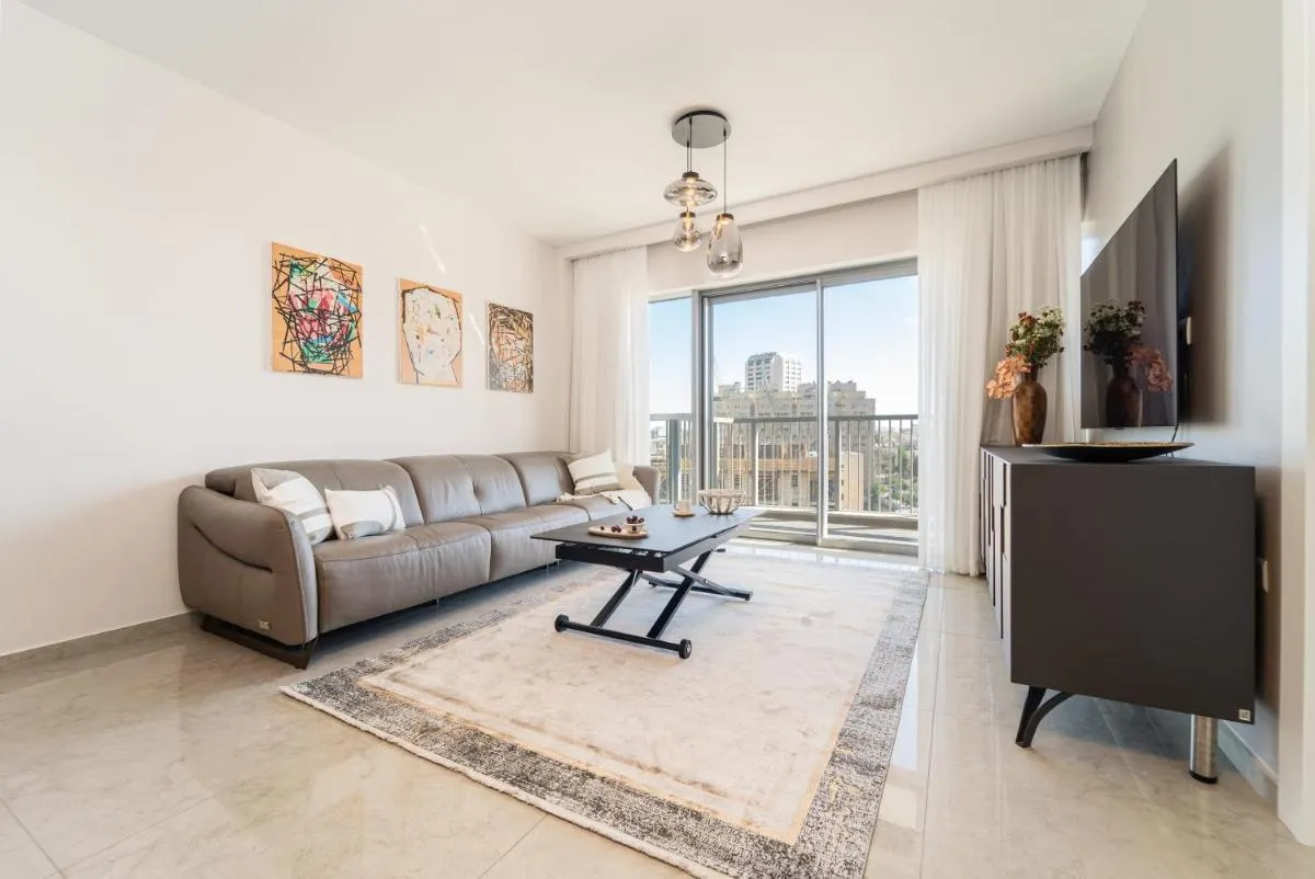 Image 4 of Dreamy 2 Bedroom In Best Location Parking