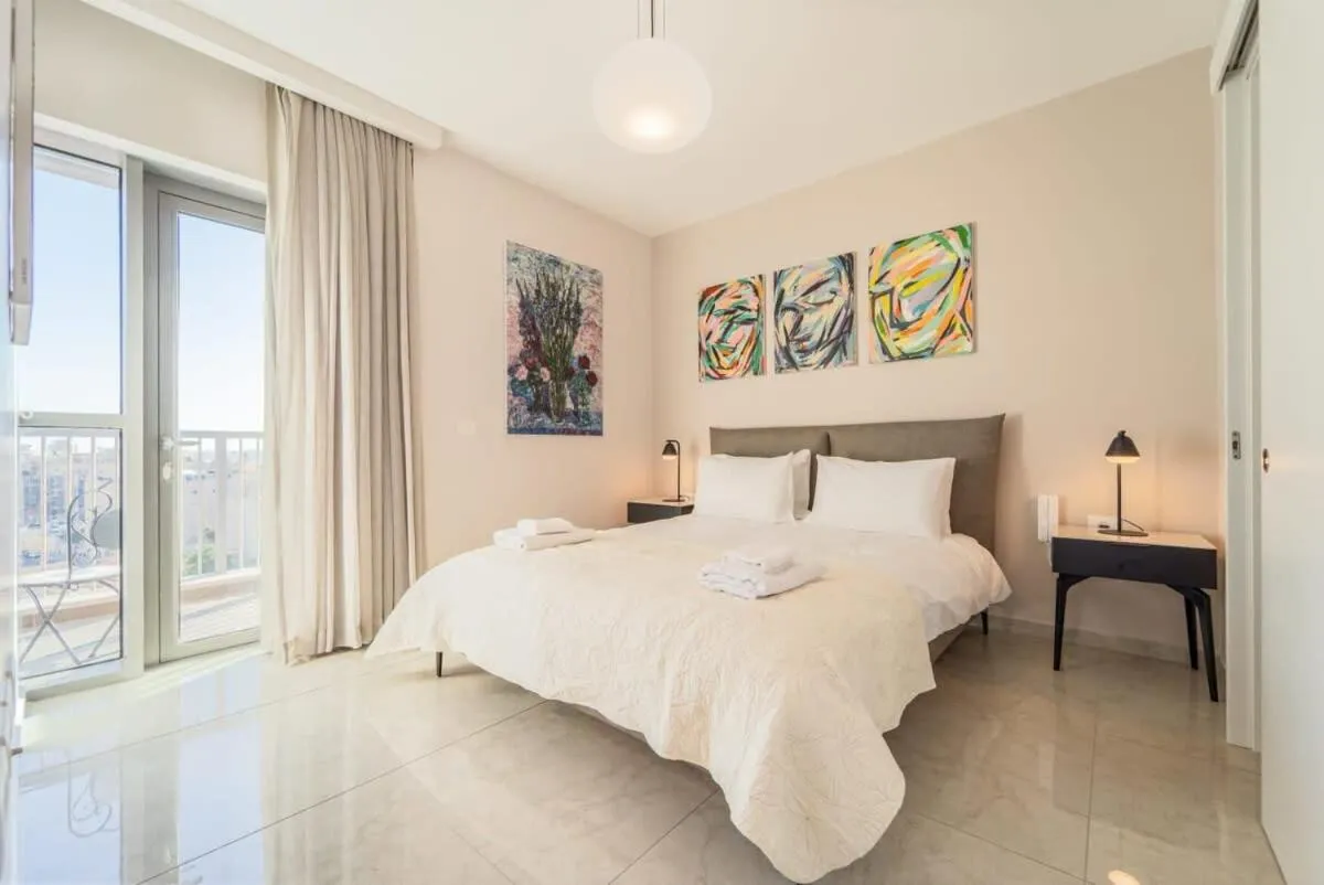 Image 1 of Dreamy 2 Bedroom In Best Location Parking