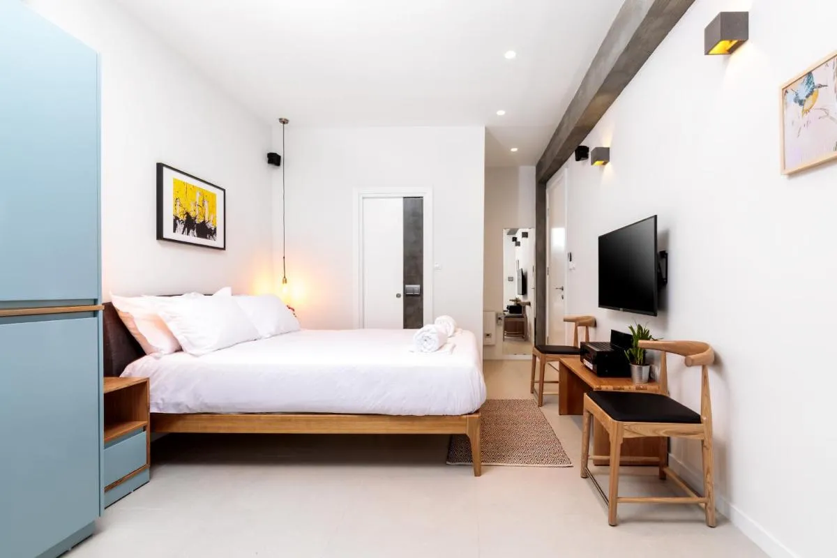 Image 1 of Emanuel Boutique