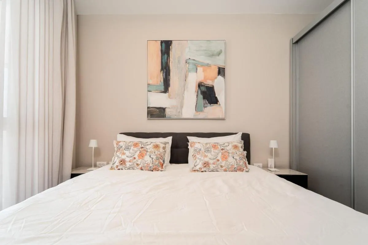 Image 5 of Enchanting 1Bdr Hideaway with Mesmerizing Views of the Old Cityscape