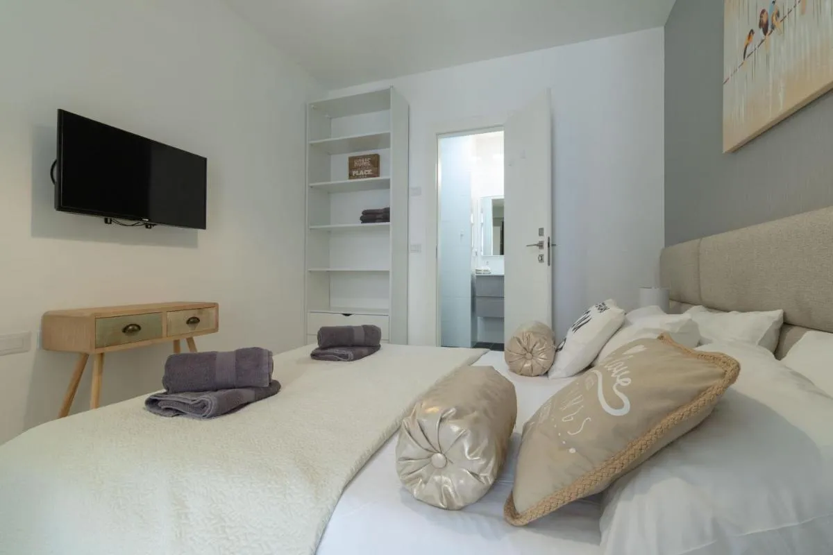 Image 6 of Enjoy Views of Jerusalem from Chic Flat