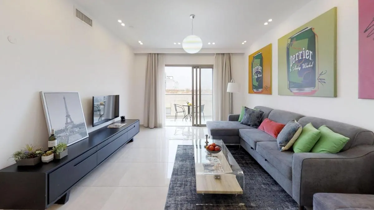 Image 4 of Exclusive Two-Bedroom Apartment With Parking