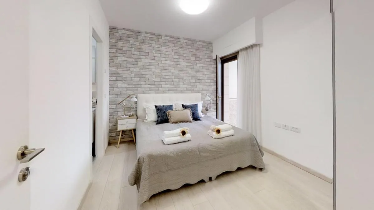 Image 6 of Exclusive Two-Bedroom Apartment With Parking