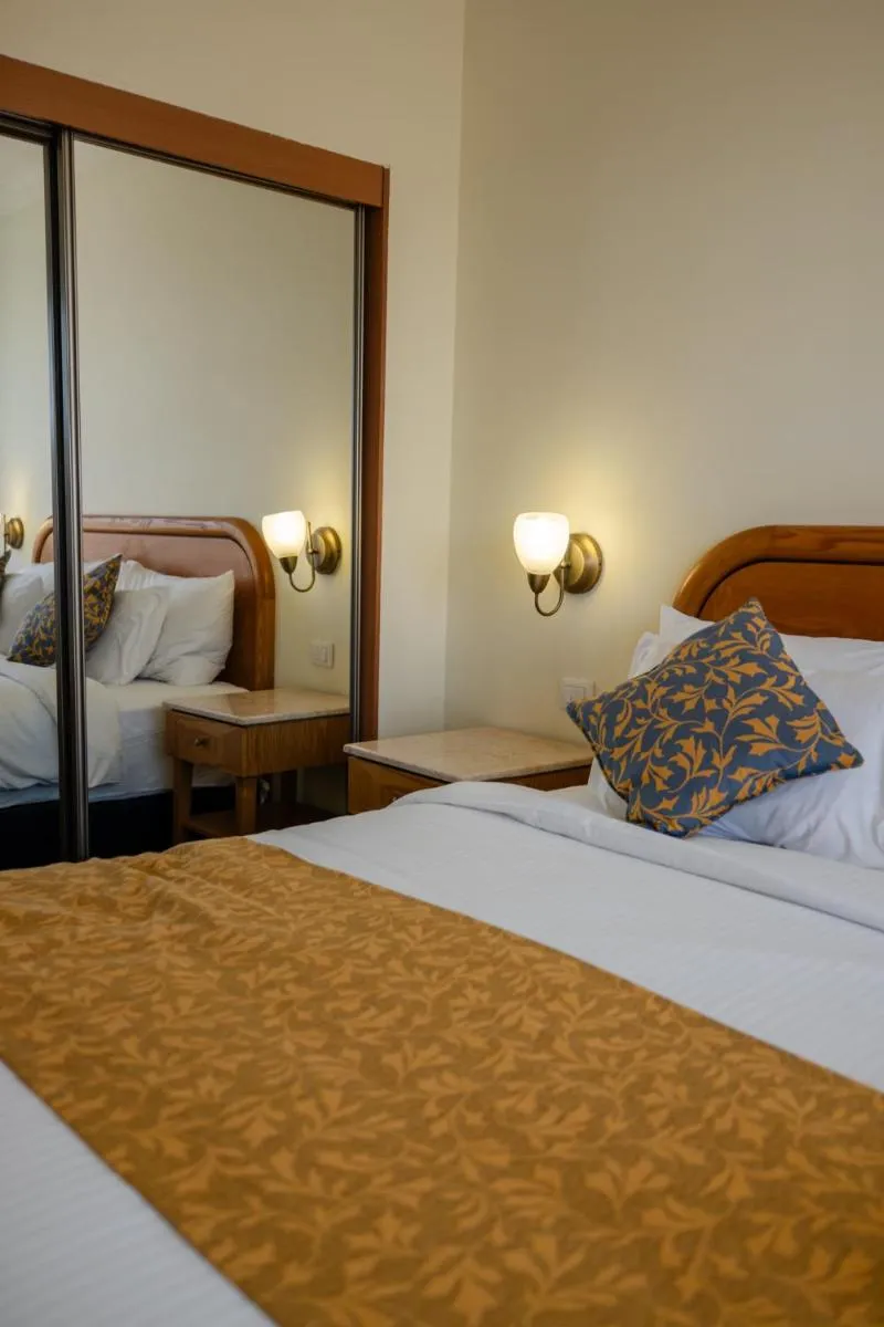 Image 4 of Grand Court Hotel