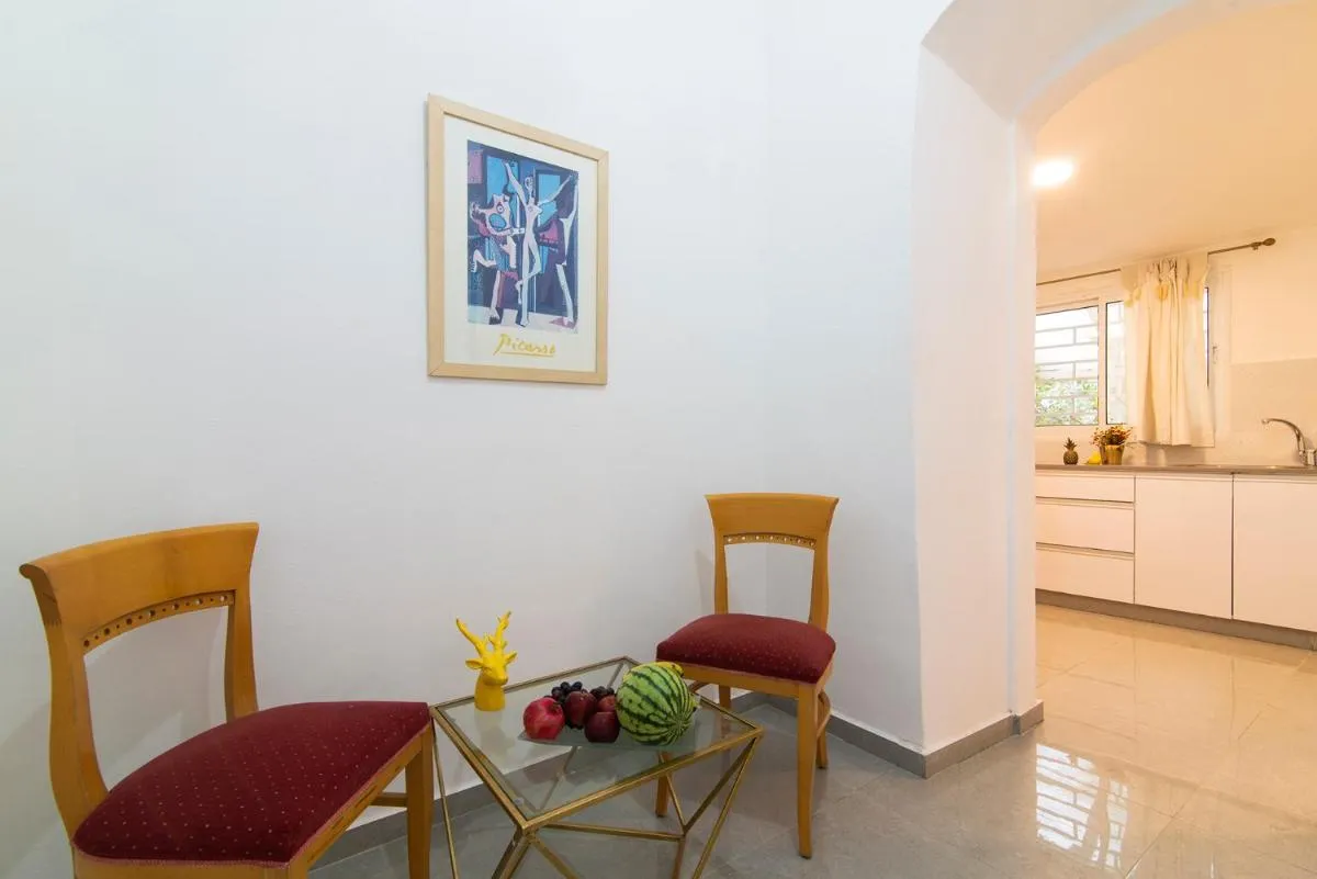 Image 2 of Habira Apartments