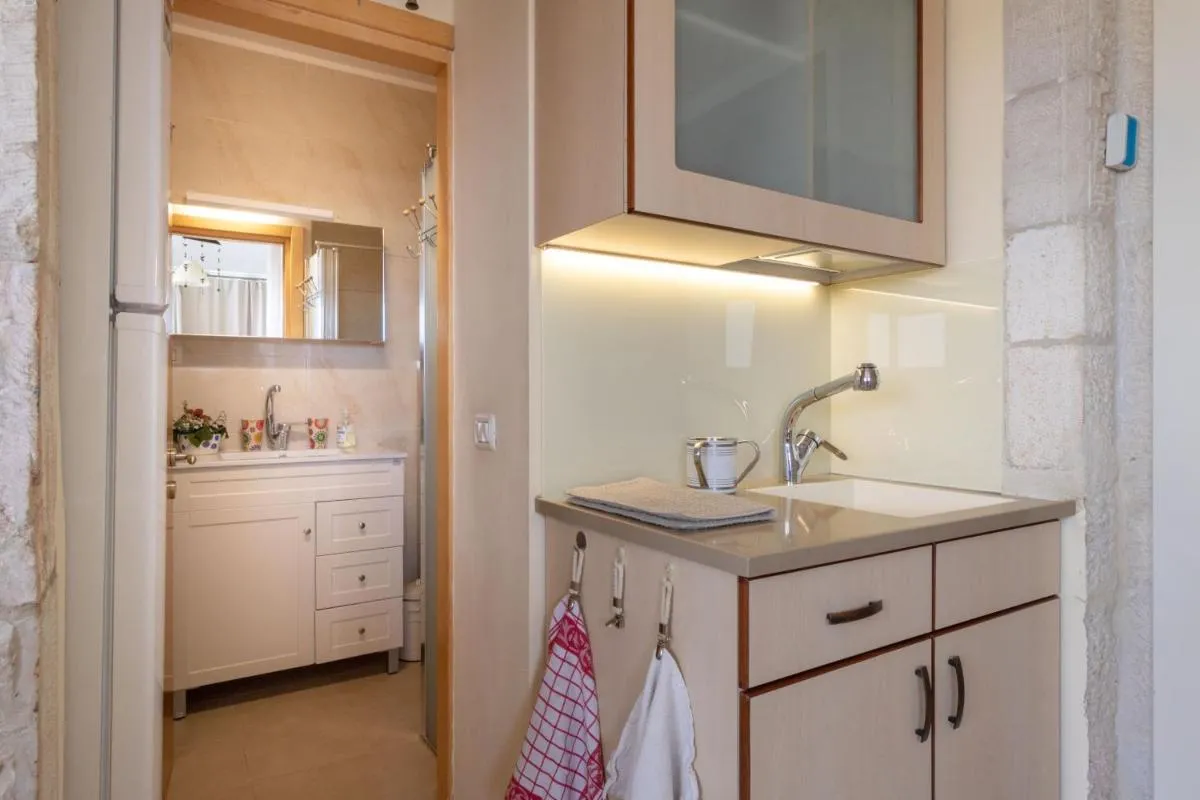 Image 2 of Into Jerusalem heart