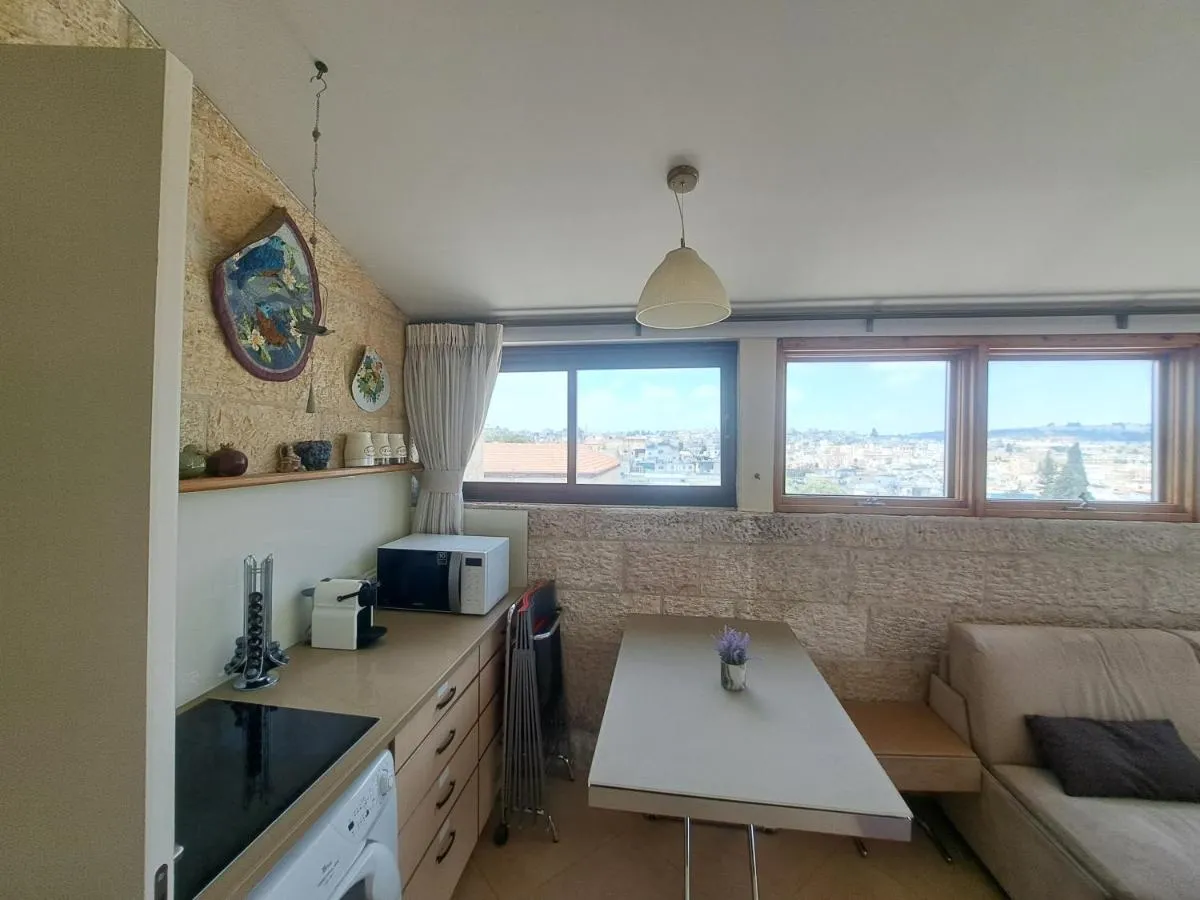 Image 3 of Into Jerusalem heart