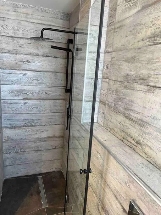 Image 6 of JLM market suite