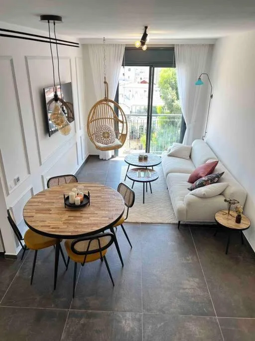 Image 3 of JLM market suite