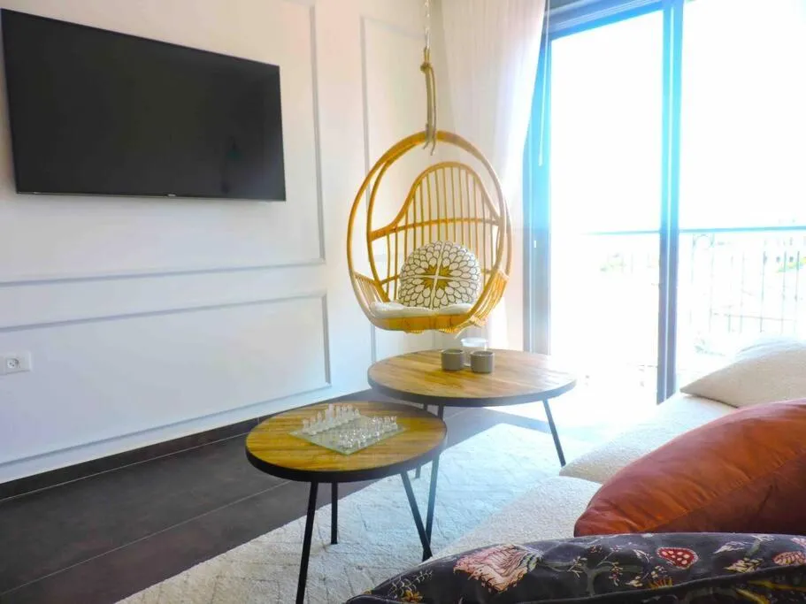 Image 1 of JLM market suite