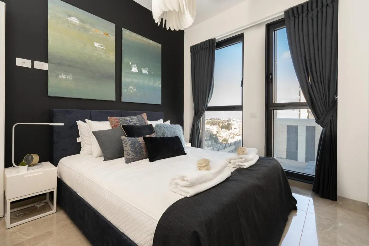 Image 6 of J-Tower Apartments