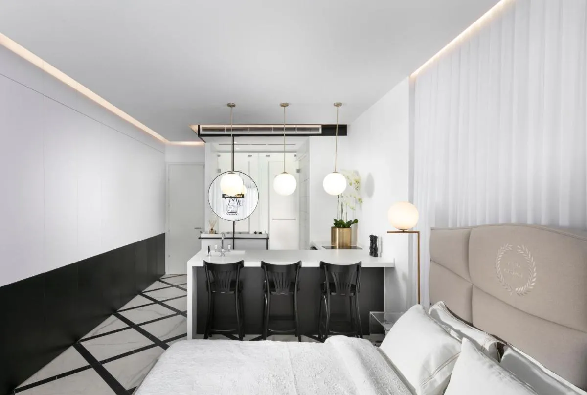 Image 5 of King George suites