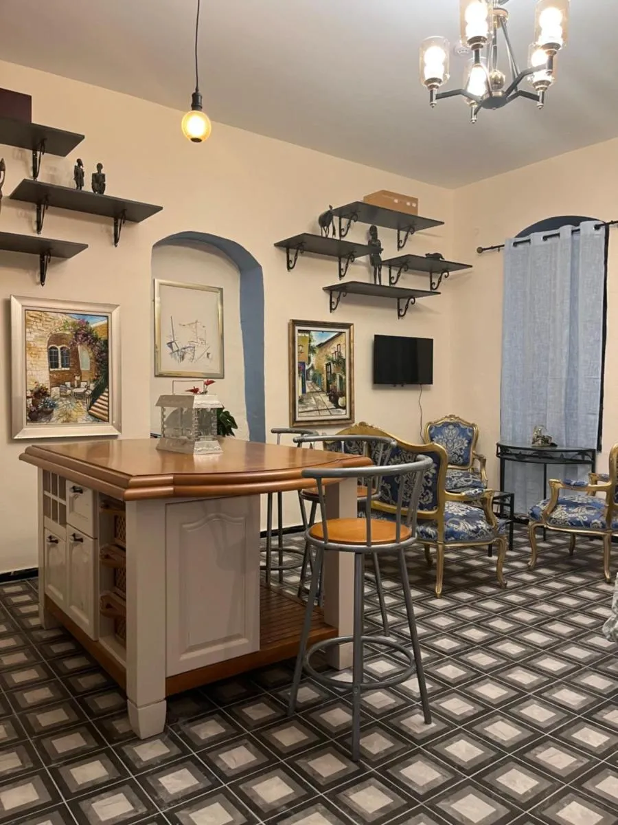 Image 2 of La Provençale