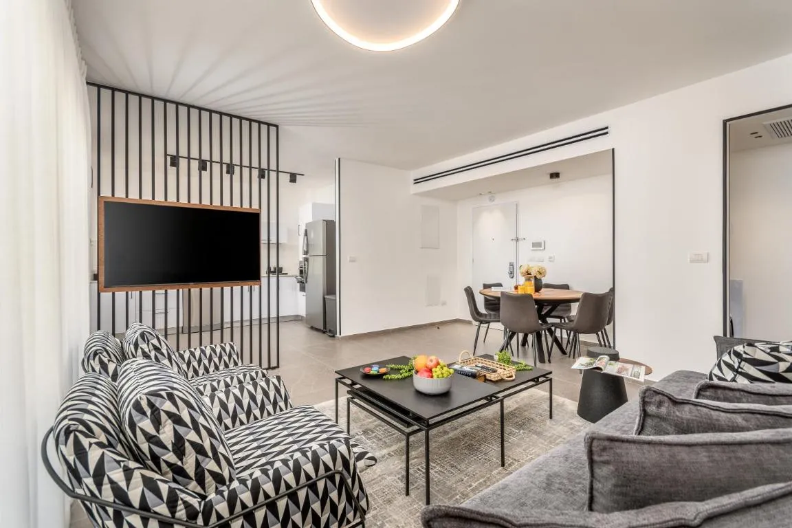 Image of Luxurious Huge 2BDR&2Bth w Parking- mahne yehuda sea-u jerusalem