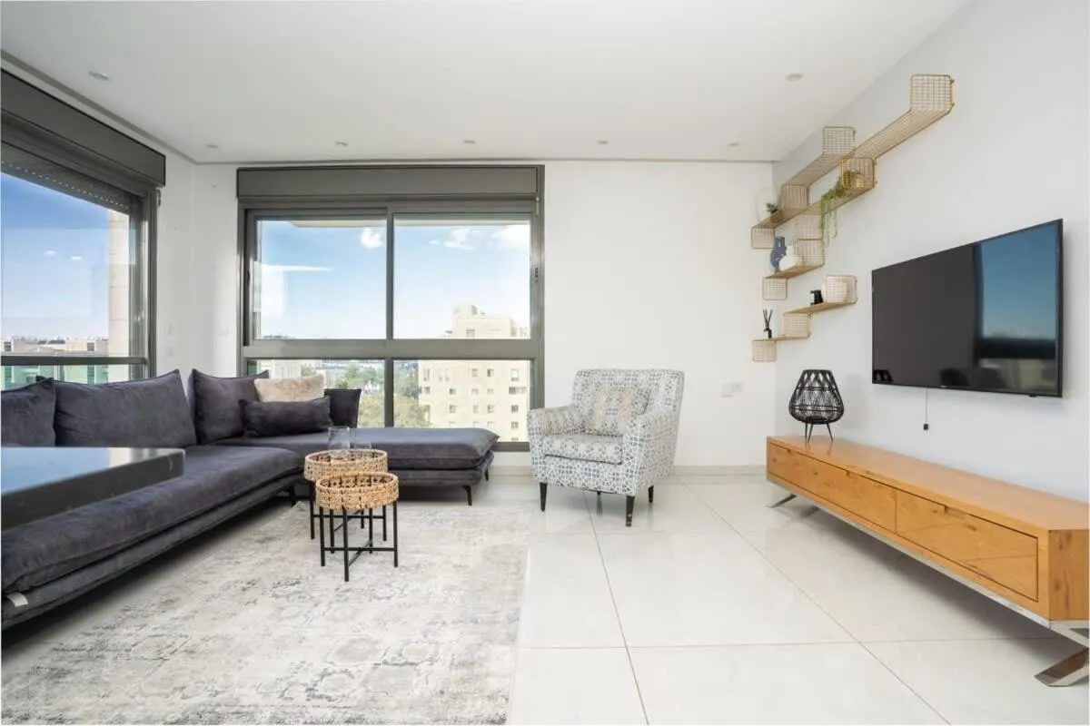 Image 3 of Luxury 3 Bedrooms apartment in Baka