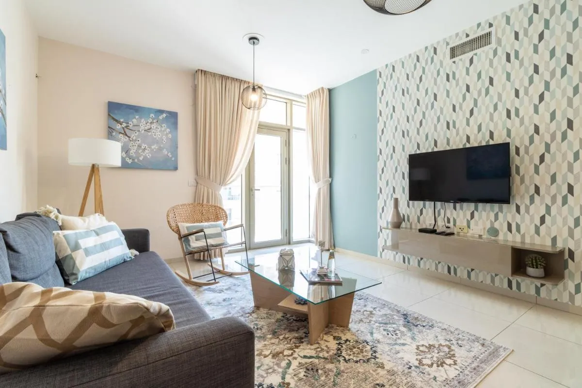 Image 4 of Luxury One-Bedroom Apartment/parking in city center