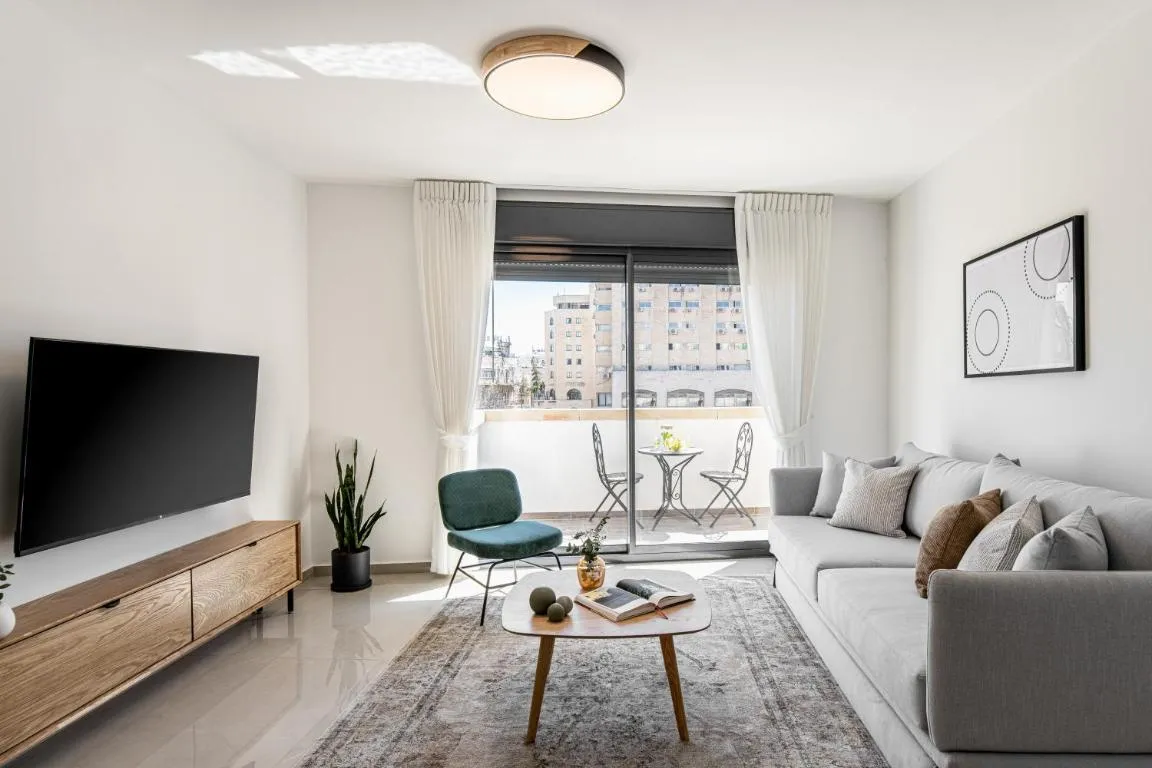 Image of MACHNE YEHUDA – Exclusive Collection – By HOMY