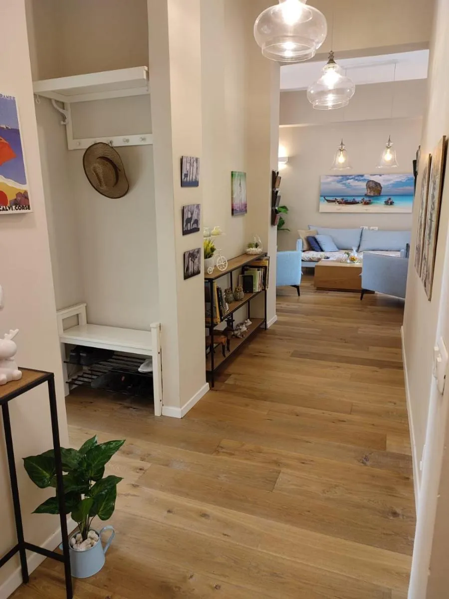 Image 6 of Nettas luxurious central Jerusalem Ap