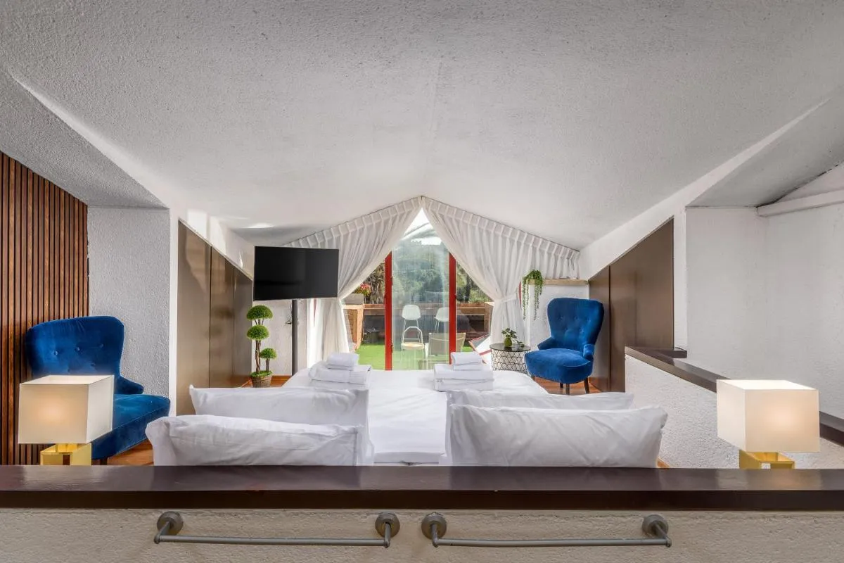 Image 1 of Nina Luxury Yamin Moshe