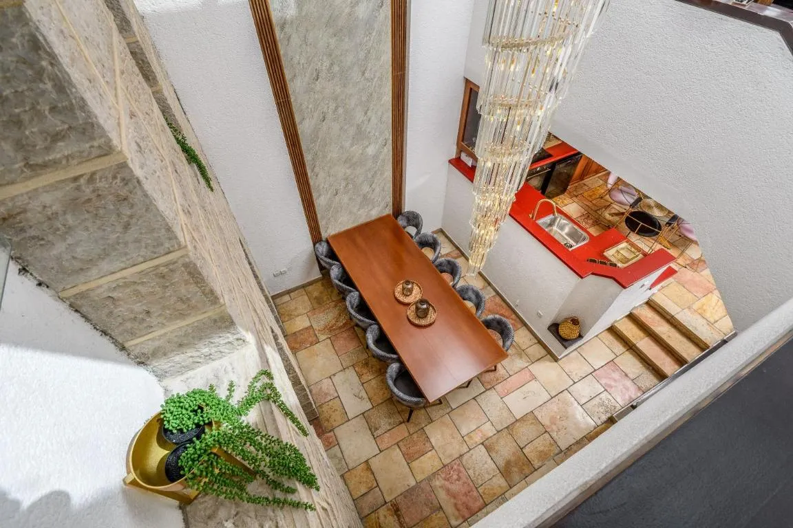 Image of Nina Luxury Yamin Moshe