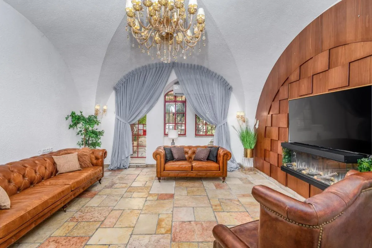 Image 4 of Nina Luxury Yamin Moshe