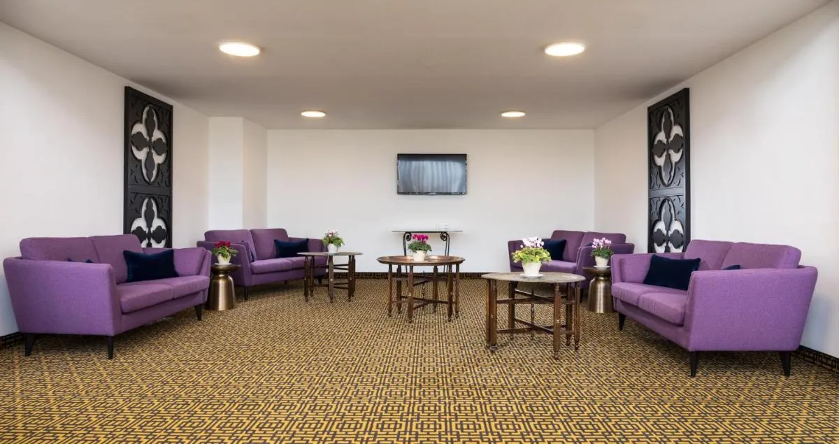 Image 3 of Seven Arches Hotel