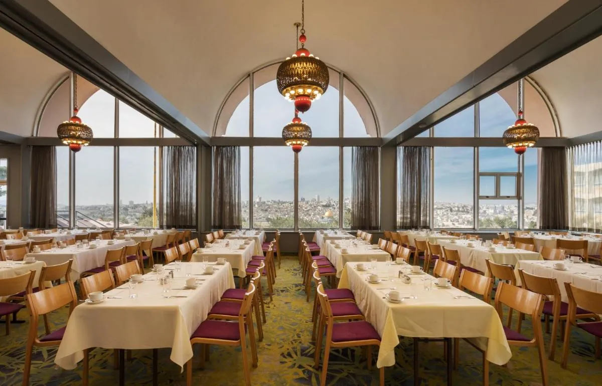 Image 2 of Seven Arches Hotel