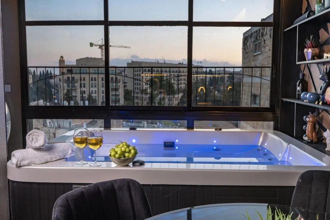 Image of Spa on the walls – Mamilla View – Jerusalem