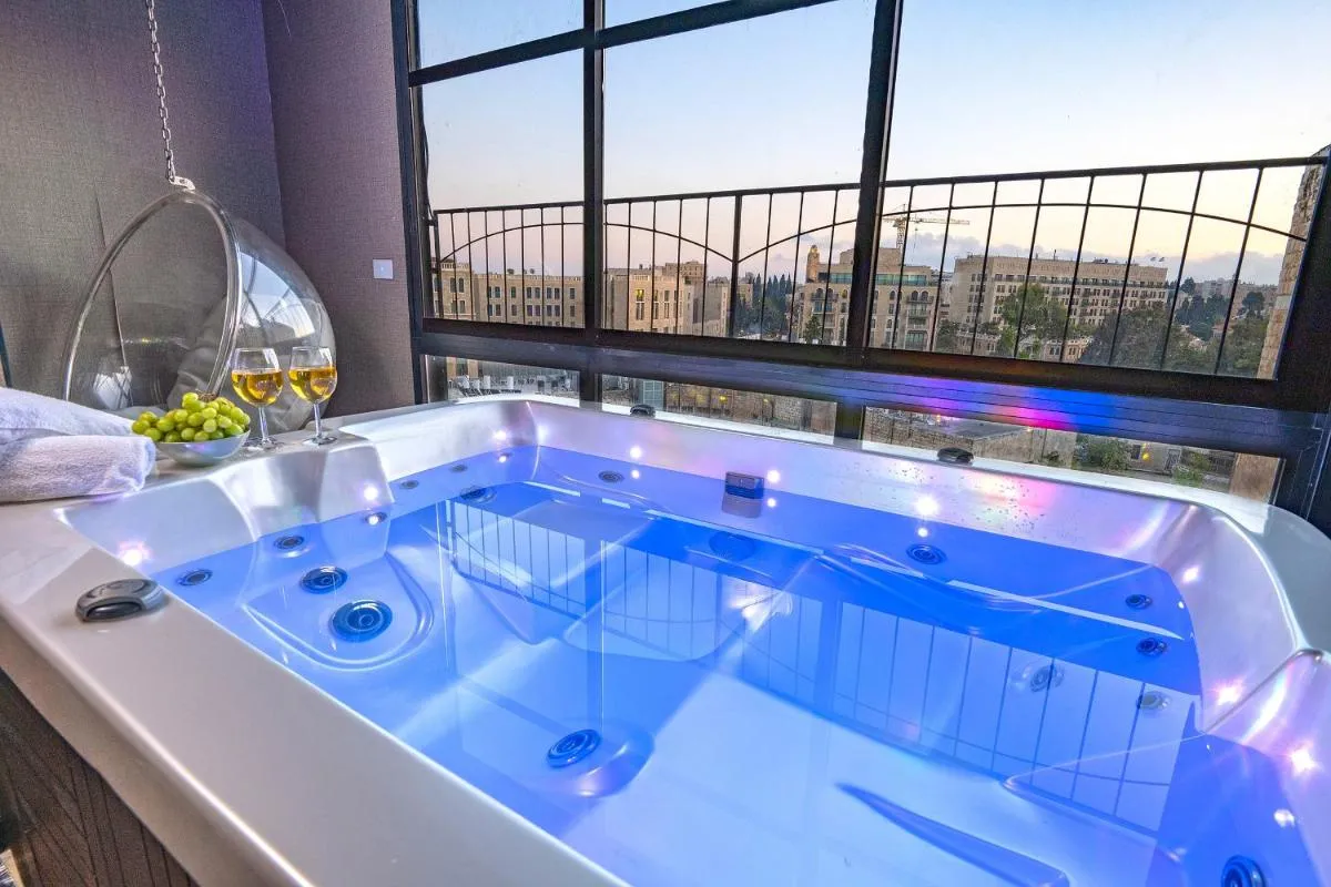 Image 2 of Spa on the walls – Mamilla View – Jerusalem