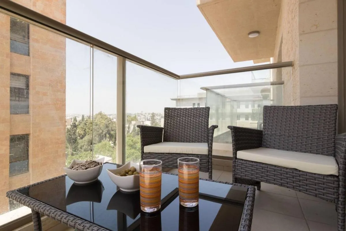 Image 4 of Stylish 2BR/Parking, View Over The Temple Mount