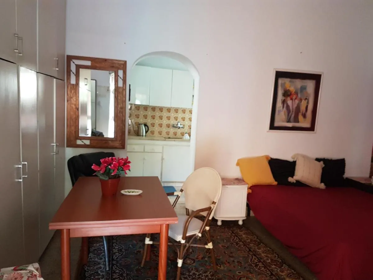 Image 4 of Sunny Apartment