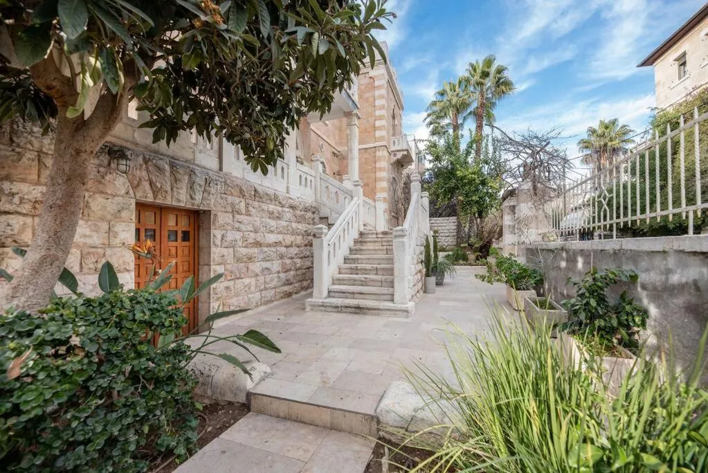 Image 5 of The Blue at Alkalai 8