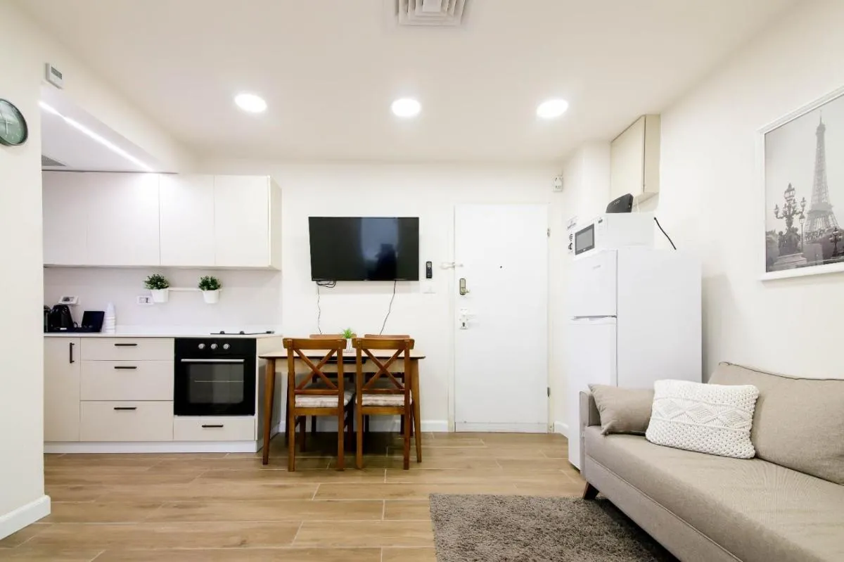 Image 3 of המלך גורג סוויטה