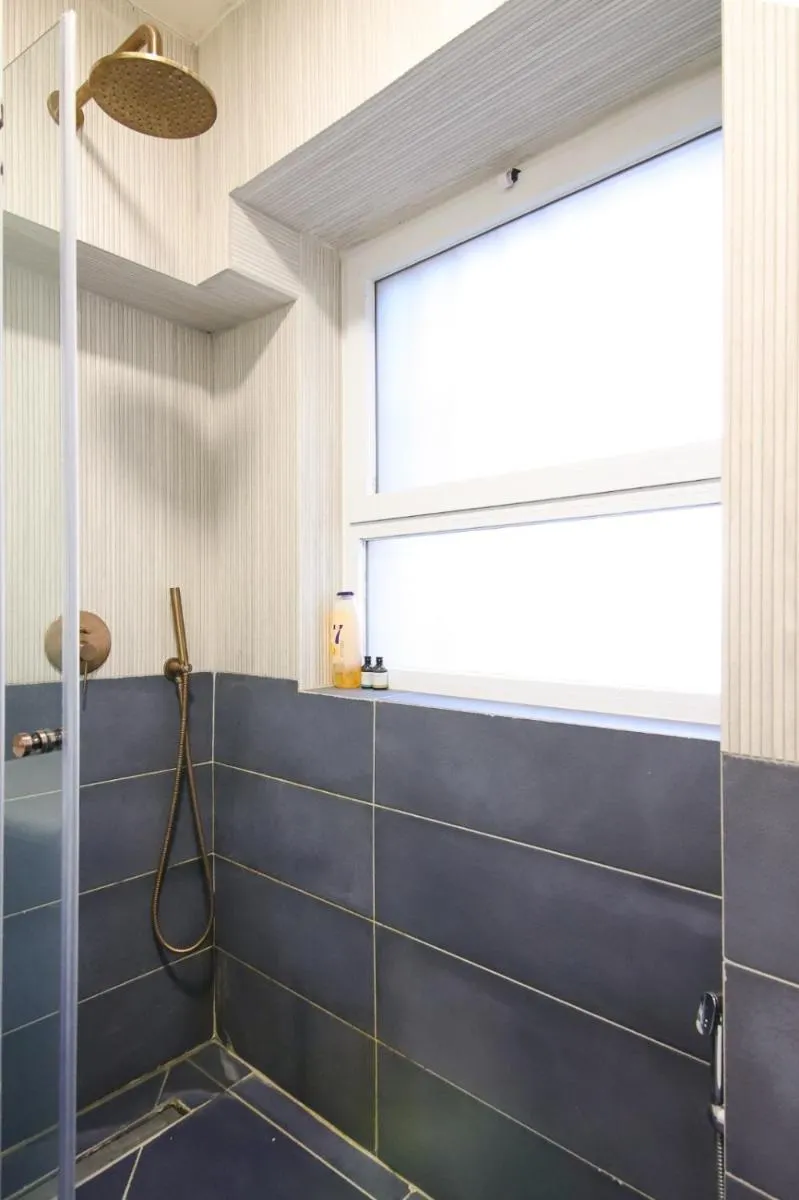 Image 6 of המלך גורג סוויטה