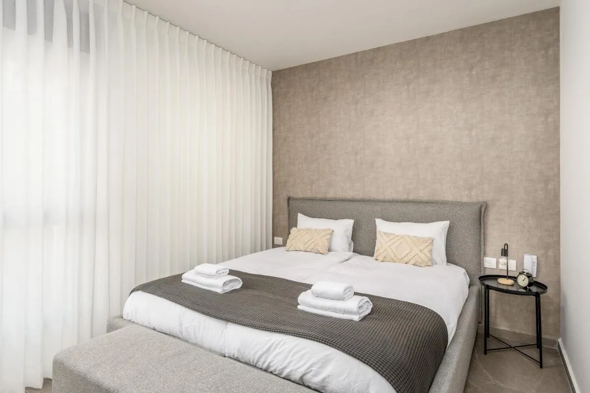 Image 6 of prestige 2BDR&2Bth w Parking- mahne yehuda sea-u jerusalem