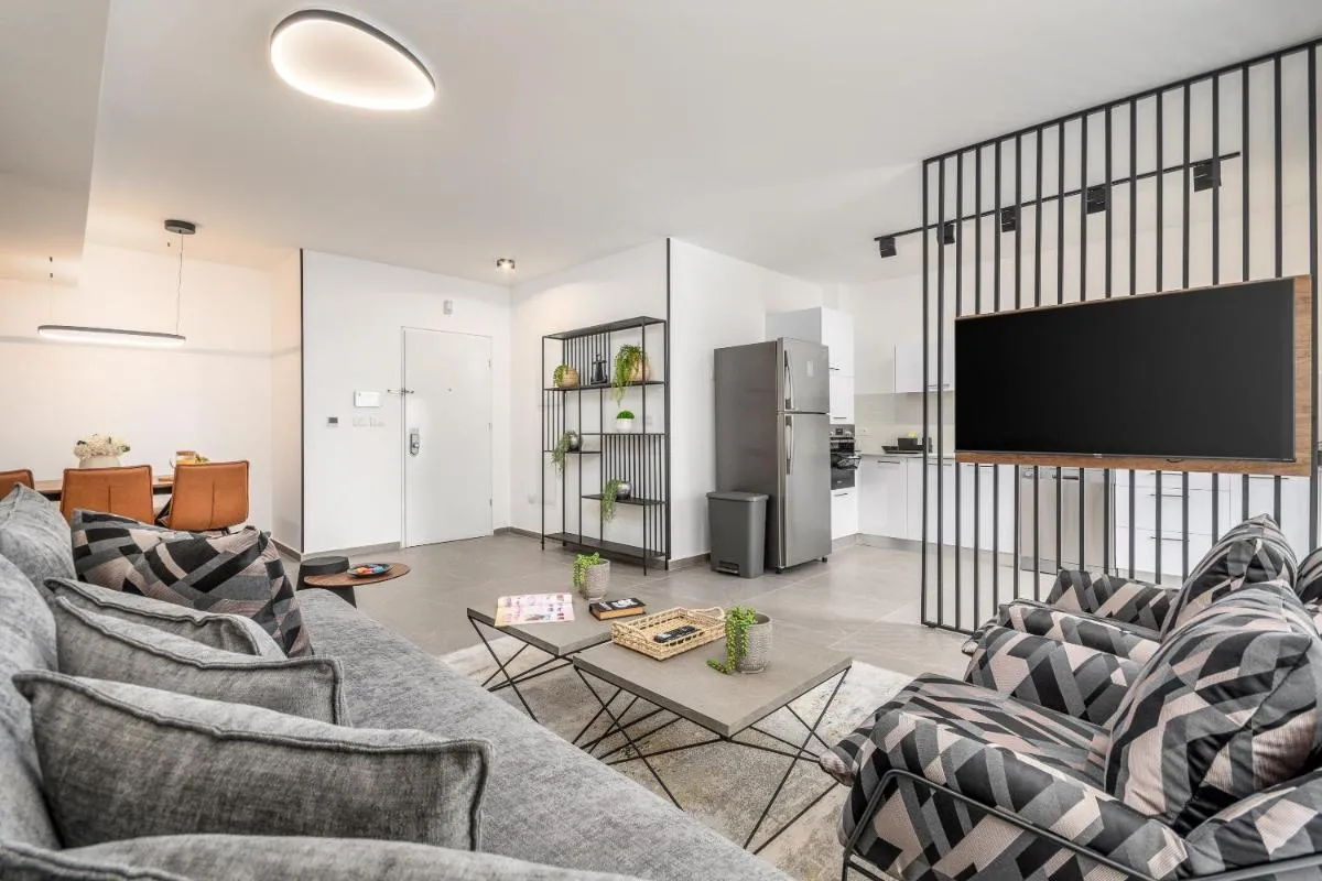 Image 4 of prestige 2BDR&2Bth w Parking- mahne yehuda sea-u jerusalem